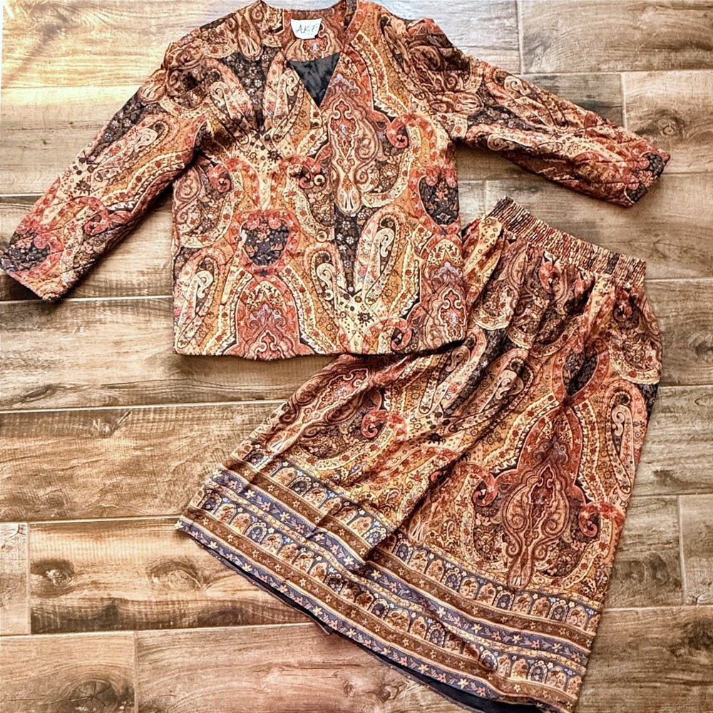 AKF New York VTG Women Fall Paisley Quilted Jacket Midi Skirt Set , Multi, M